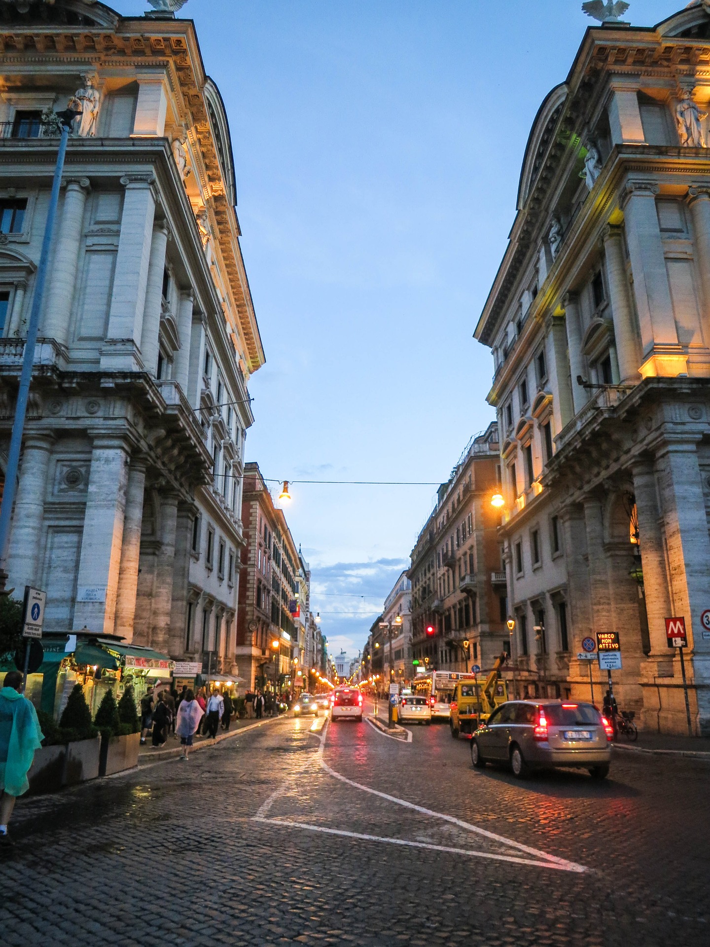 Nazionale in Rom bei Nacht